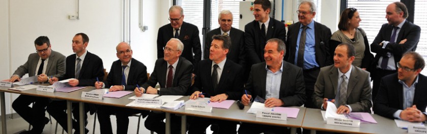 signature du contrat cadre Dry To Fly par les dirigeants des sociétés membres du consortium et Bpi France, le 10 avril à INORI, à Saint-Dié-des-Vosges