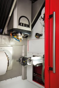 Le nouveau changeur de pièces intégré de Kern peut être utilisé dans les centres d'usinage Kern Micro et n'occasionne aucun encombrement supplémentaire�