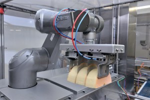 Robot en application chez Pochat & Fils, entreprise spécialisée dans la tommette de Savoie