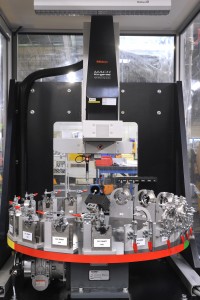 Système complet comprenant la machine de mesure tridimensionnelle Mach Ko-Ga-Me et le carrousel