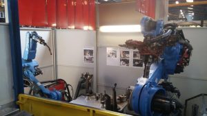 La cellule autonome comportant deux robots Yaskawa