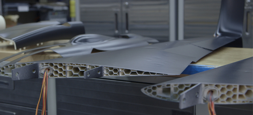 L'UAV d'Aurora démontre la capacité des solutions d'impression 3D basées sur la FDM de Stratasys à produire une structure creuse totalement fermée et, contrairement aux autres méthodes de fabrication, elle permet de réaliser des objets de grandes dimensions, mais moins denses
