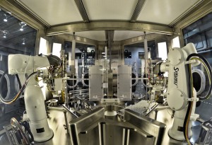Des solutions pour la fabrication robotisée de médicaments aseptiques