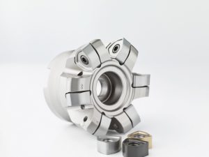 Produit phare, la fraise High Feed 6 est 100% développée et fabriquée dans l’usine de Bourges