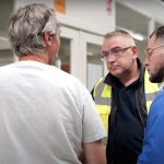 Échange entre Wilfried Cloud (Senior Ermeto), Franck Lacroix et Alessio Escamillia – tous deux de Blaser.