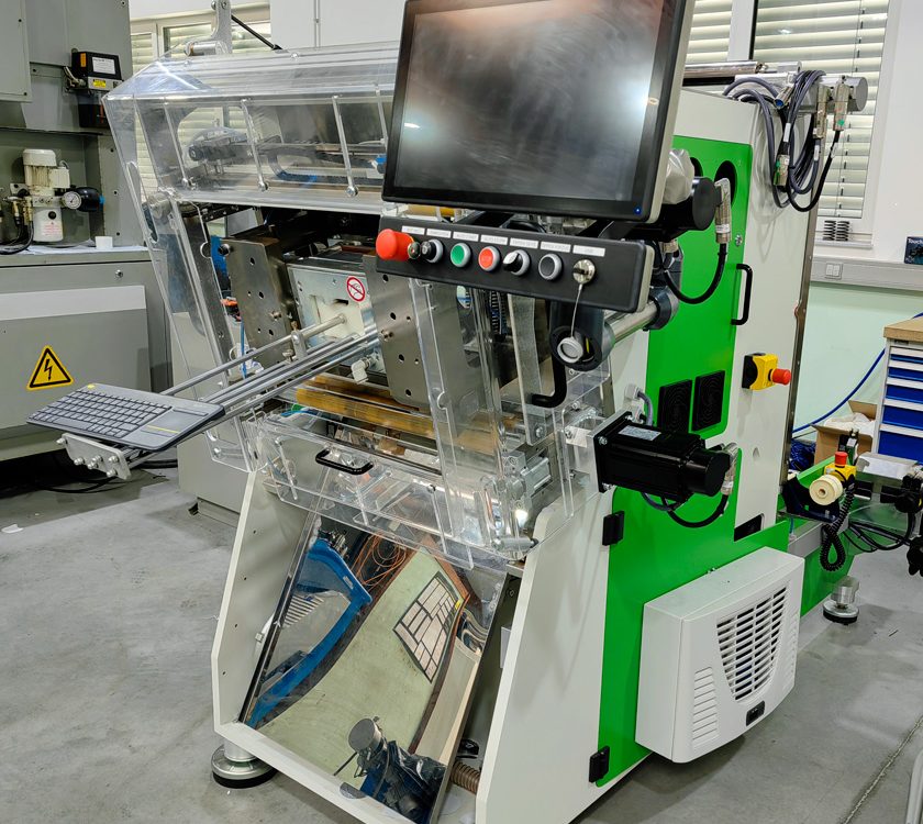 Toujours une activité principale : les systèmes de poinçonnage rapide pour les tôles fines utilisées par exemple comme couvercles de pots de yaourt dans l’industrie alimentaire. (Photo: Klaus Vollrath)