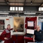 De gauche à droite : David ANCEL rectifieur Sifo Sogecom et Dominique MEYNARD, ingénieur commercial Lubrifiants